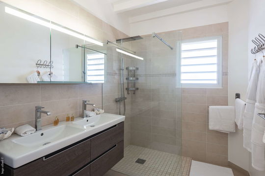 VILLA TI MOUN BEDROOM1 4