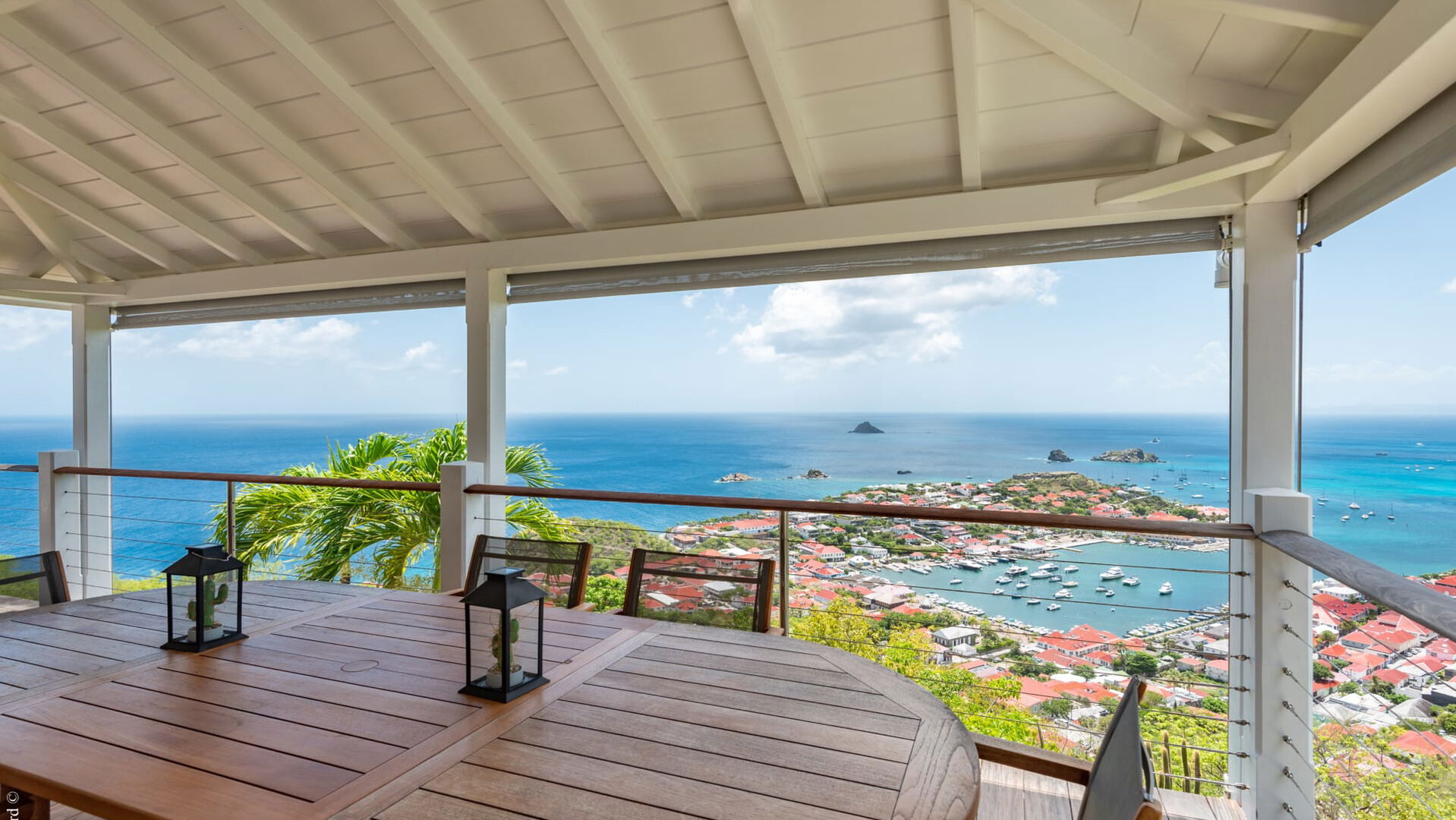KITCHEN & DINING AREA