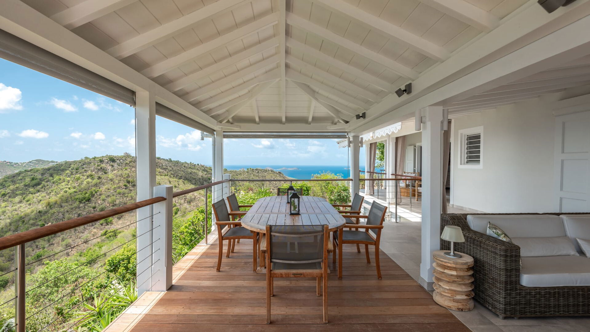 KITCHEN & DINING AREA