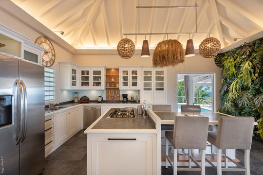 VILLA TI MOUN KITCHEN & DINING AREA 7