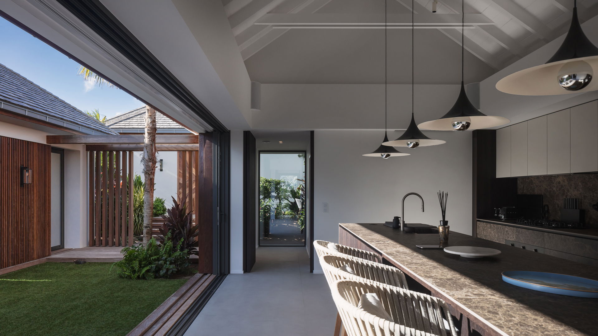 KITCHEN & DINING ROOM