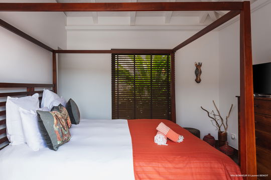 VILLA BONHEUR BEDROOM2 2