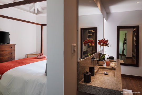 VILLA BONHEUR BEDROOM2 3