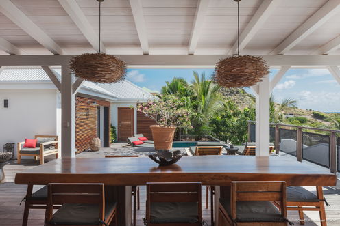 VILLA BONHEUR KITCHEN & DINING AREA 1
