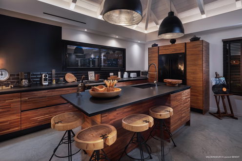 VILLA BONHEUR KITCHEN & DINING AREA 4