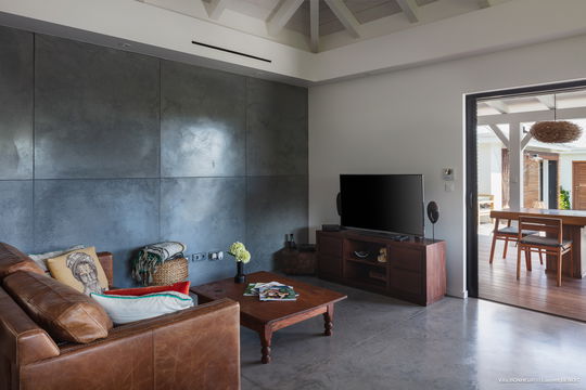 VILLA BONHEUR LIVING AREA 1