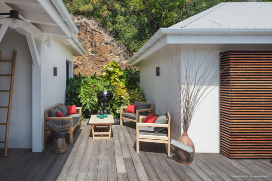 VILLA BONHEUR LIVING AREA 4