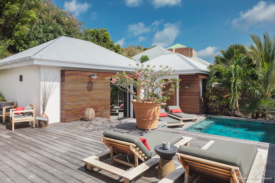 VILLA BONHEUR POOL & TERRACE 3