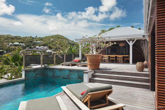 VILLA BONHEUR POOL & TERRACE 5