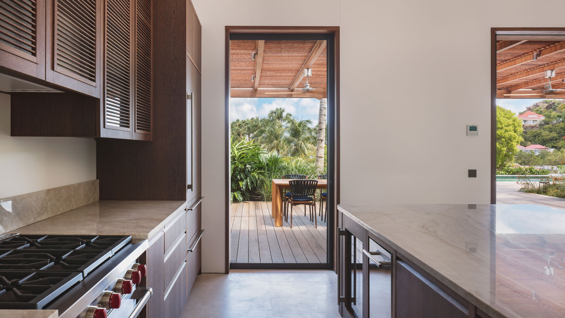KITCHEN & DINING AREA