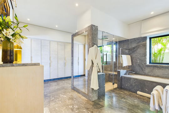 VILLA AMITIÉ BEDROOM1 5