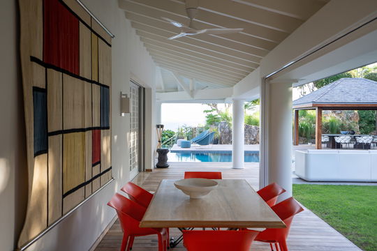 VILLA AMITIÉ KITCHEN & DINING AREA 1