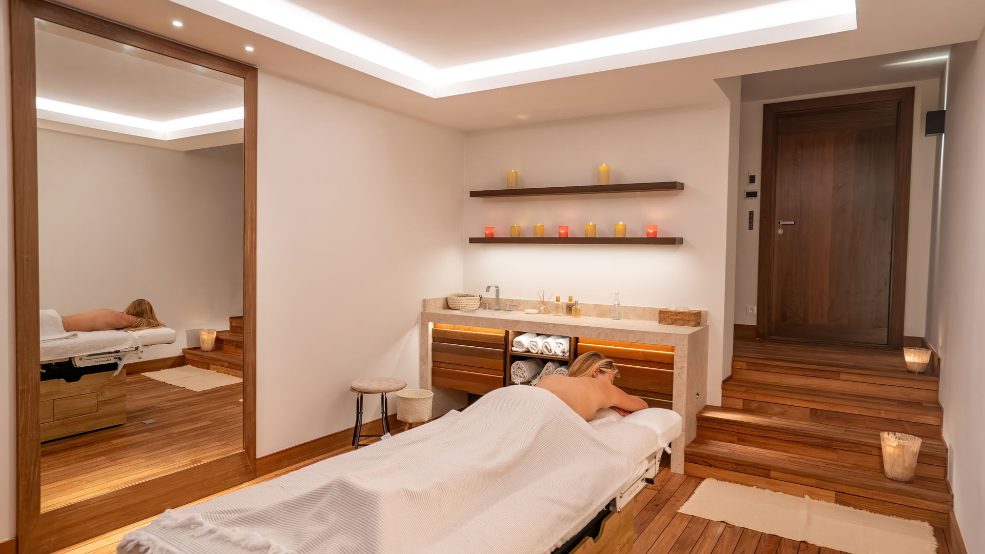 MASSAGE ROOM