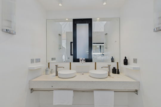 VILLA AHAVA BEDROOM4 5