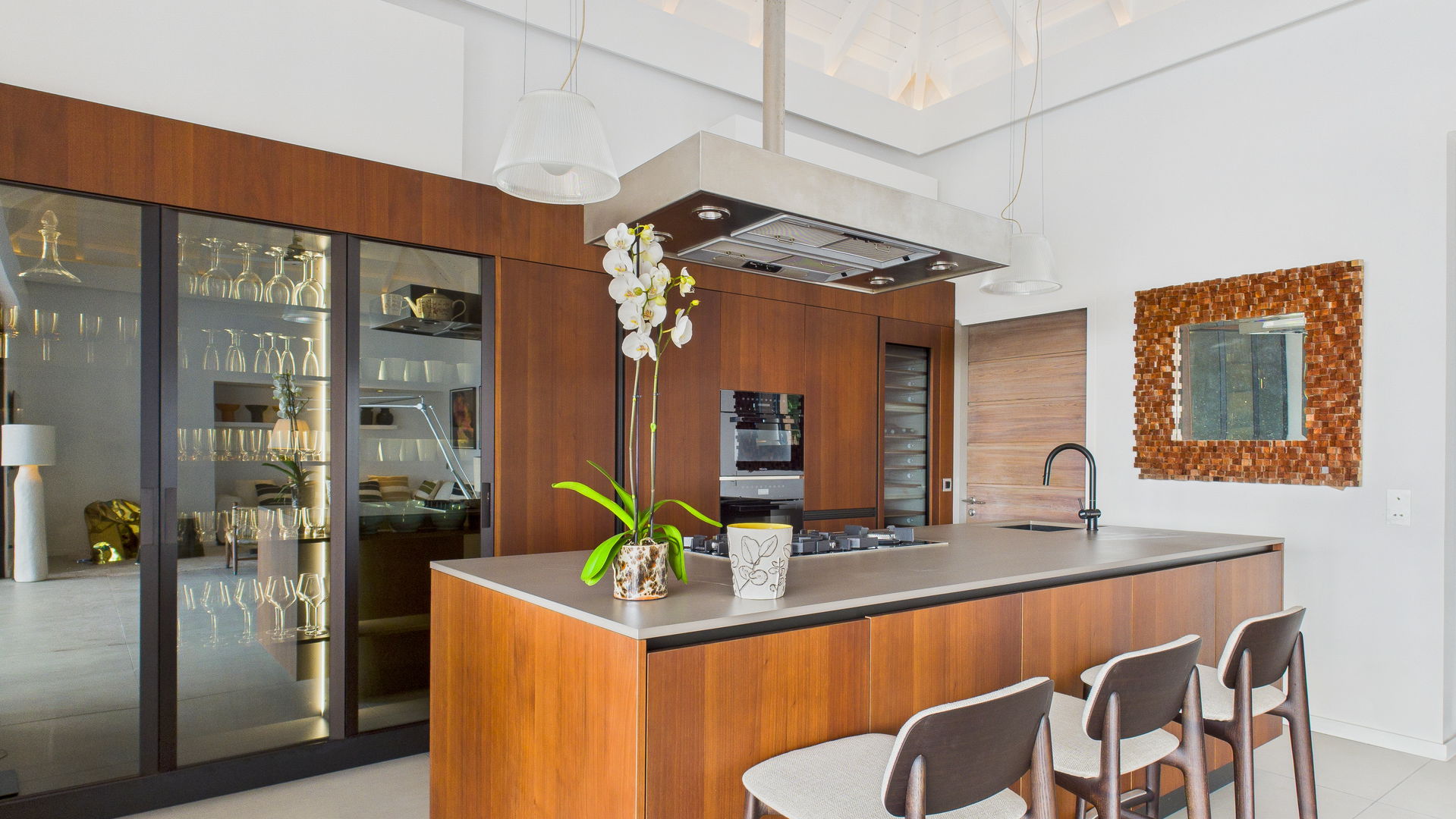 KITCHEN & DINING AREA