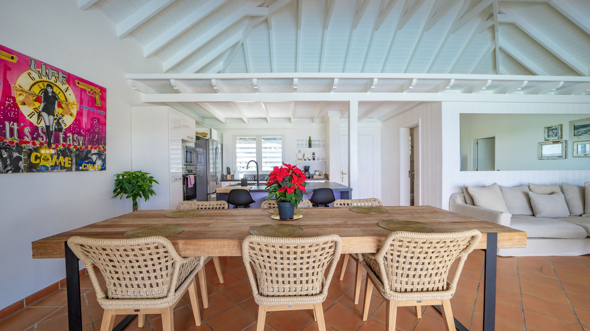 KITCHEN & DINING AREA