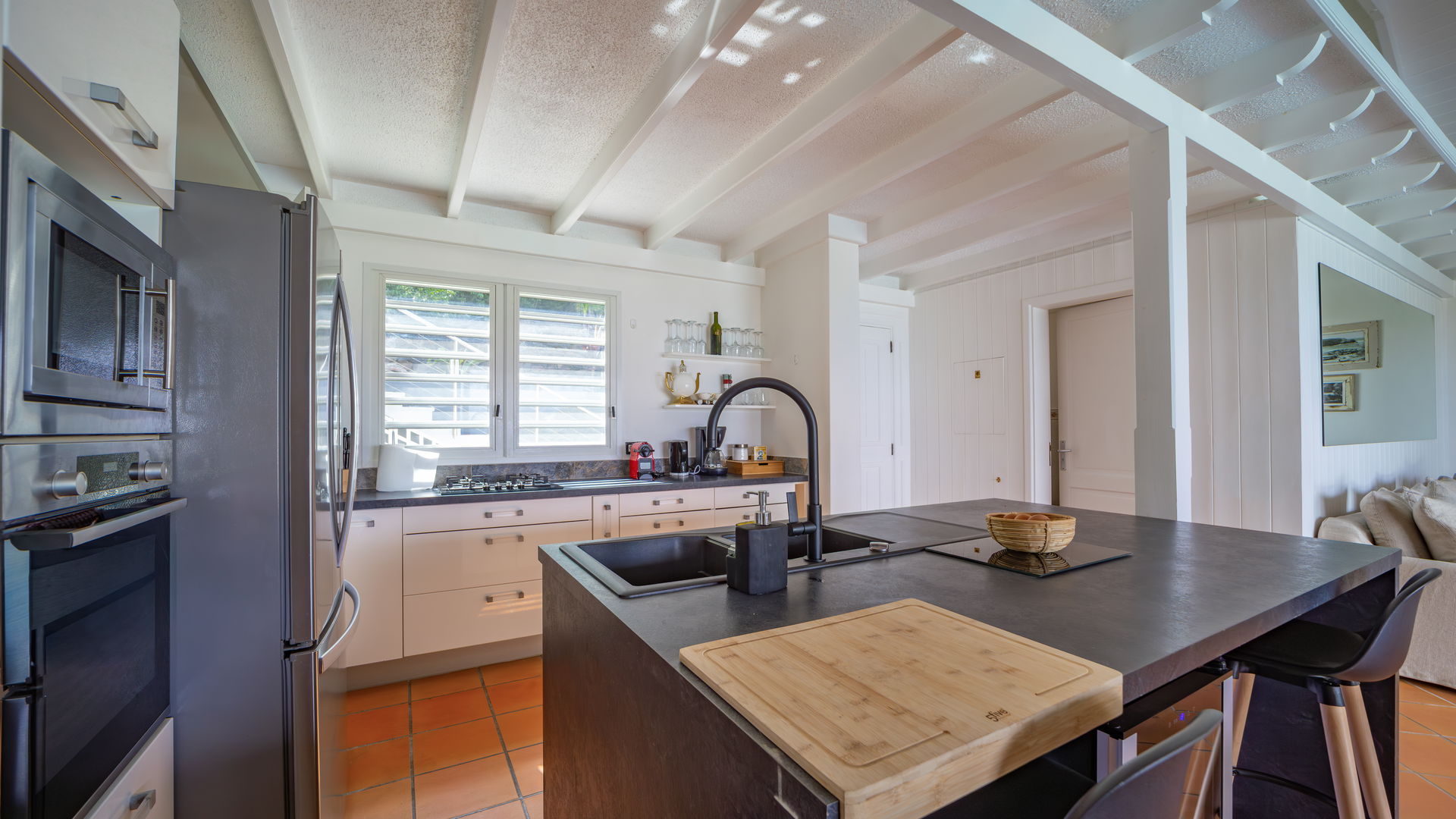 KITCHEN & DINING AREA