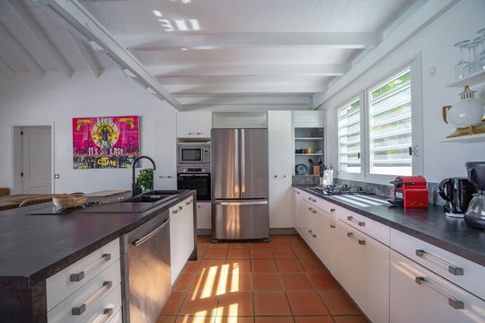 VILLA POLO KITCHEN & DINING AREA 7