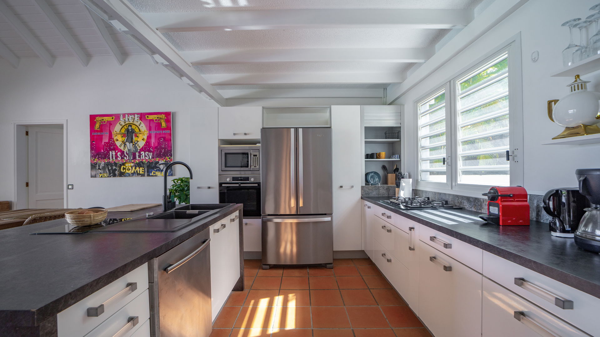KITCHEN & DINING AREA