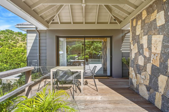 VILLA CLEMENCE KITCHEN & DINING AREA 1