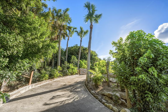 VILLA CLEMENCE OUTDOORS 4