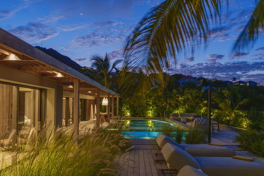 VILLA SKY BY NIGHT 5