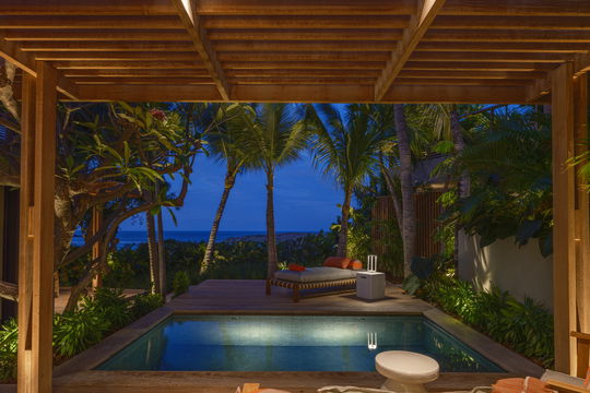 VILLA SKY BY NIGHT 8