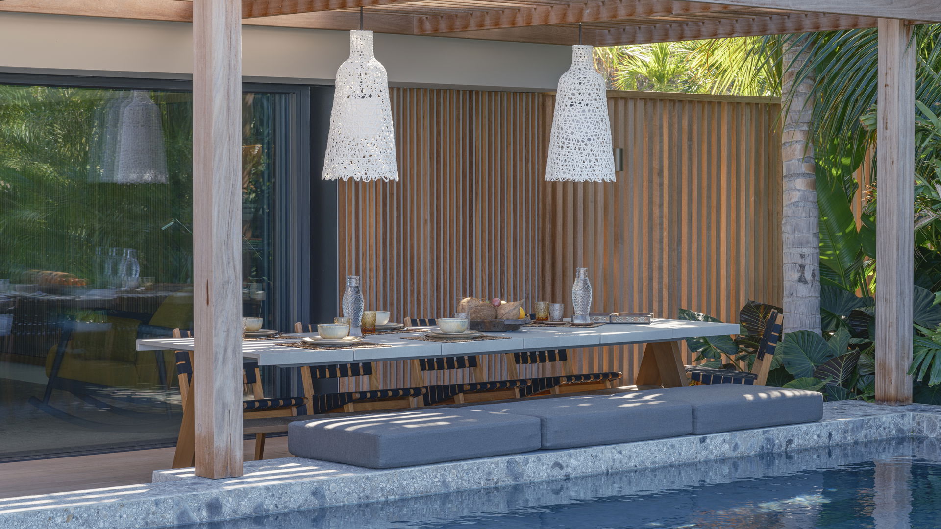 KITCHEN & DINING AREA