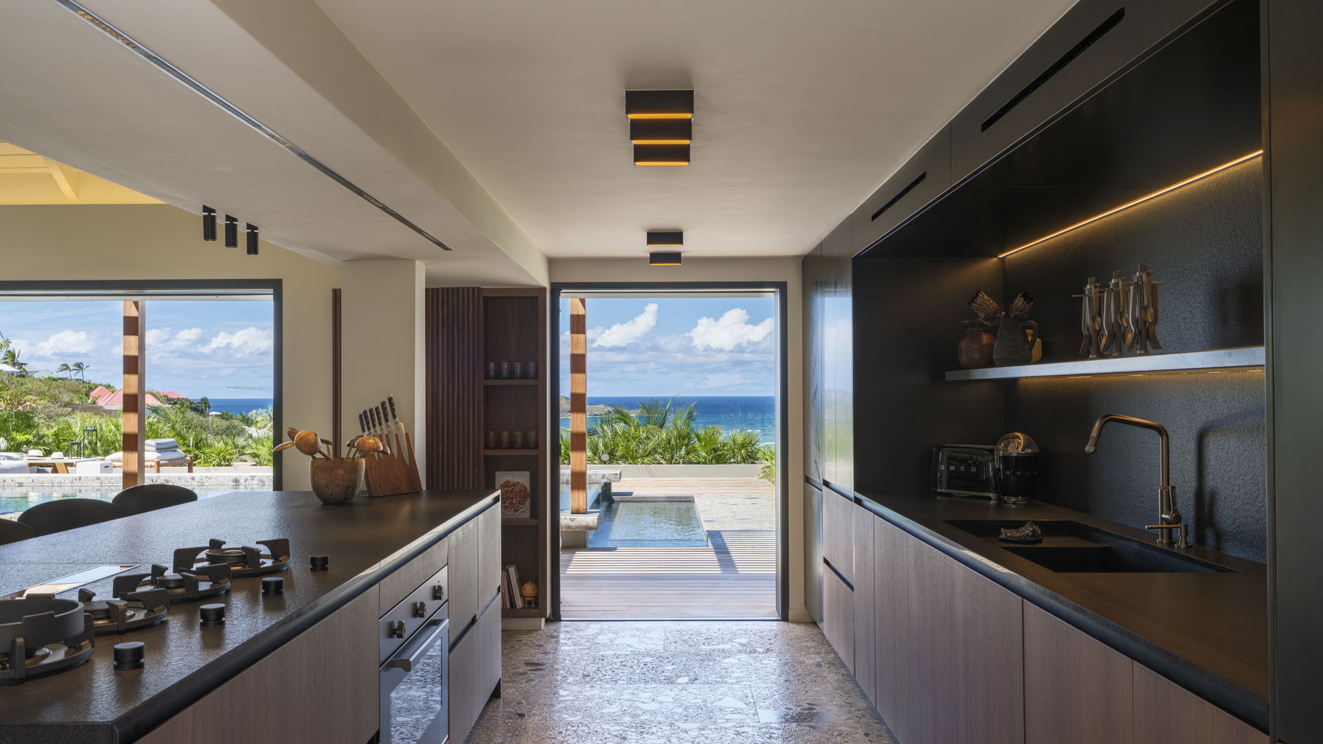 KITCHEN & DINING AREA