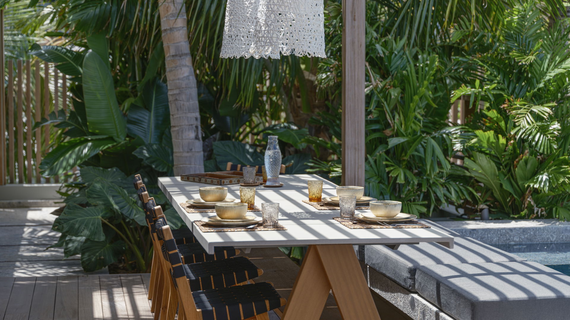 KITCHEN & DINING AREA