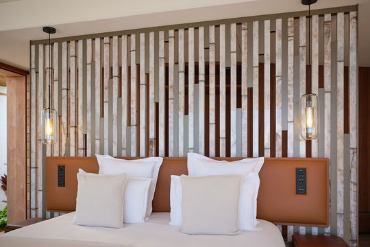 VILLA SEL BEDROOM1 5