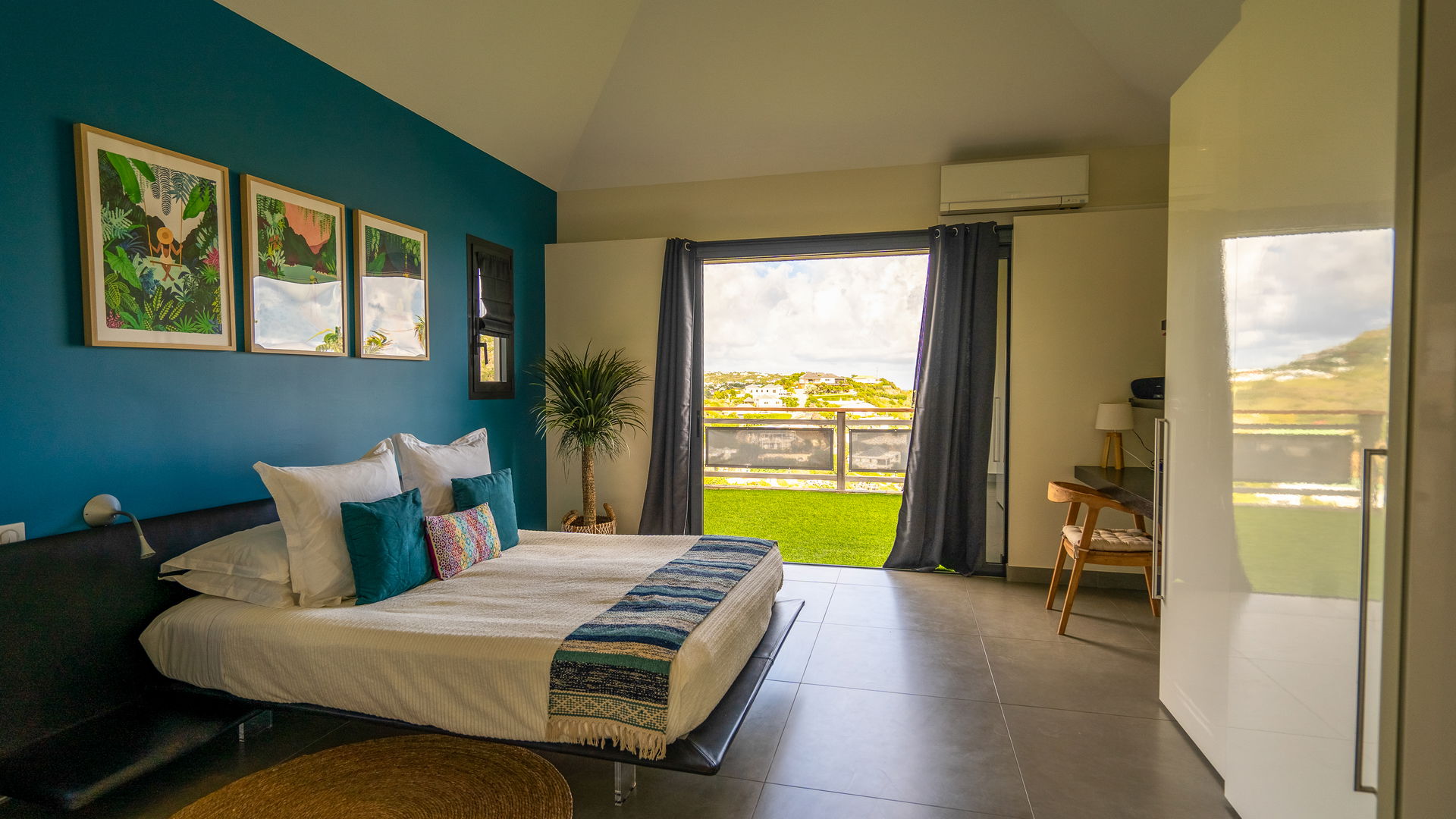 BEDROOM 1