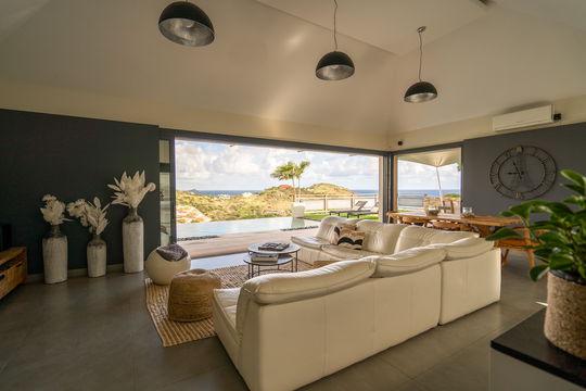 VILLA OPEN SPACE LIVING AREA 1