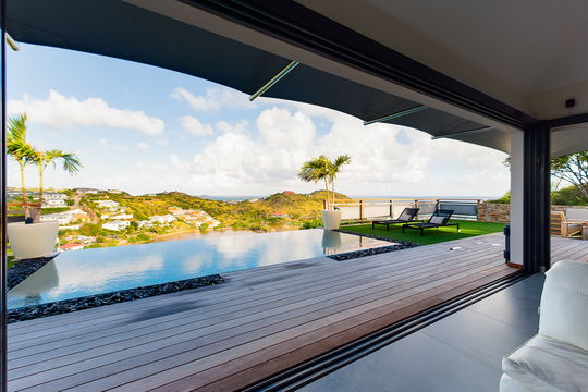 VILLA OPEN SPACE LIVING AREA 3