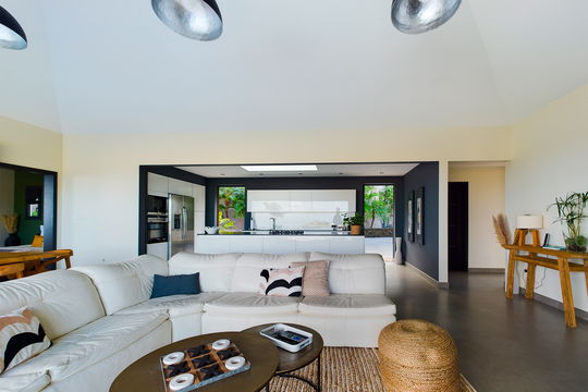 VILLA OPEN SPACE LIVING AREA 6