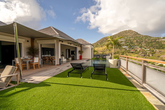 VILLA OPEN SPACE OUTDOORS 1