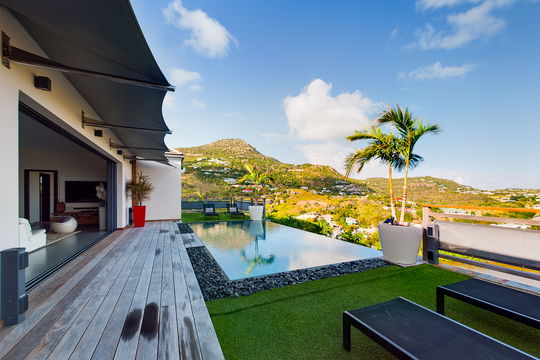 VILLA OPEN SPACE POOL & TERRACE 10