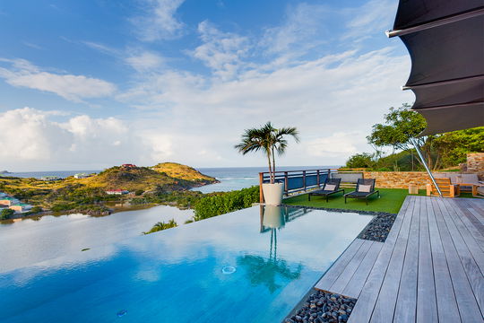 VILLA OPEN SPACE POOL & TERRACE 3