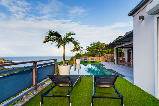 VILLA OPEN SPACE POOL & TERRACE 4