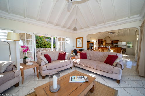 VILLA LES ACAJOUS LIVING AREA 3