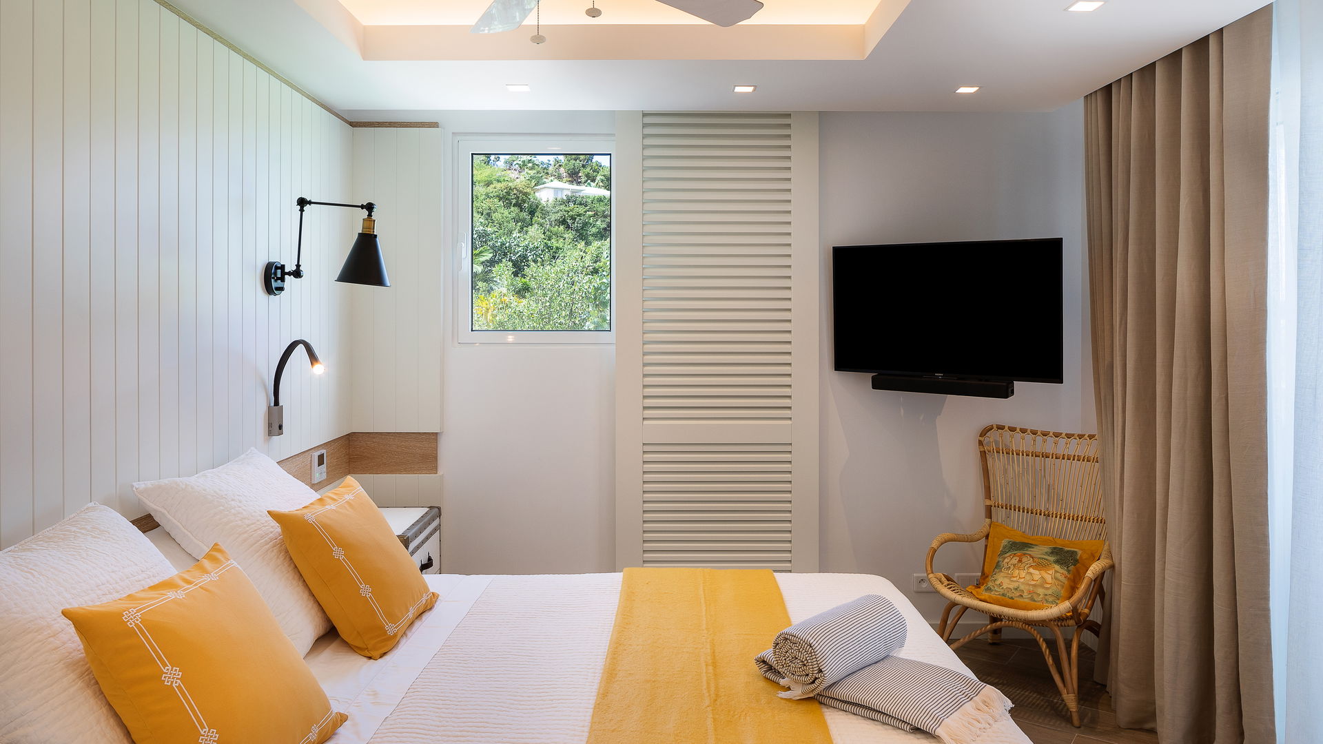 BEDROOM 1