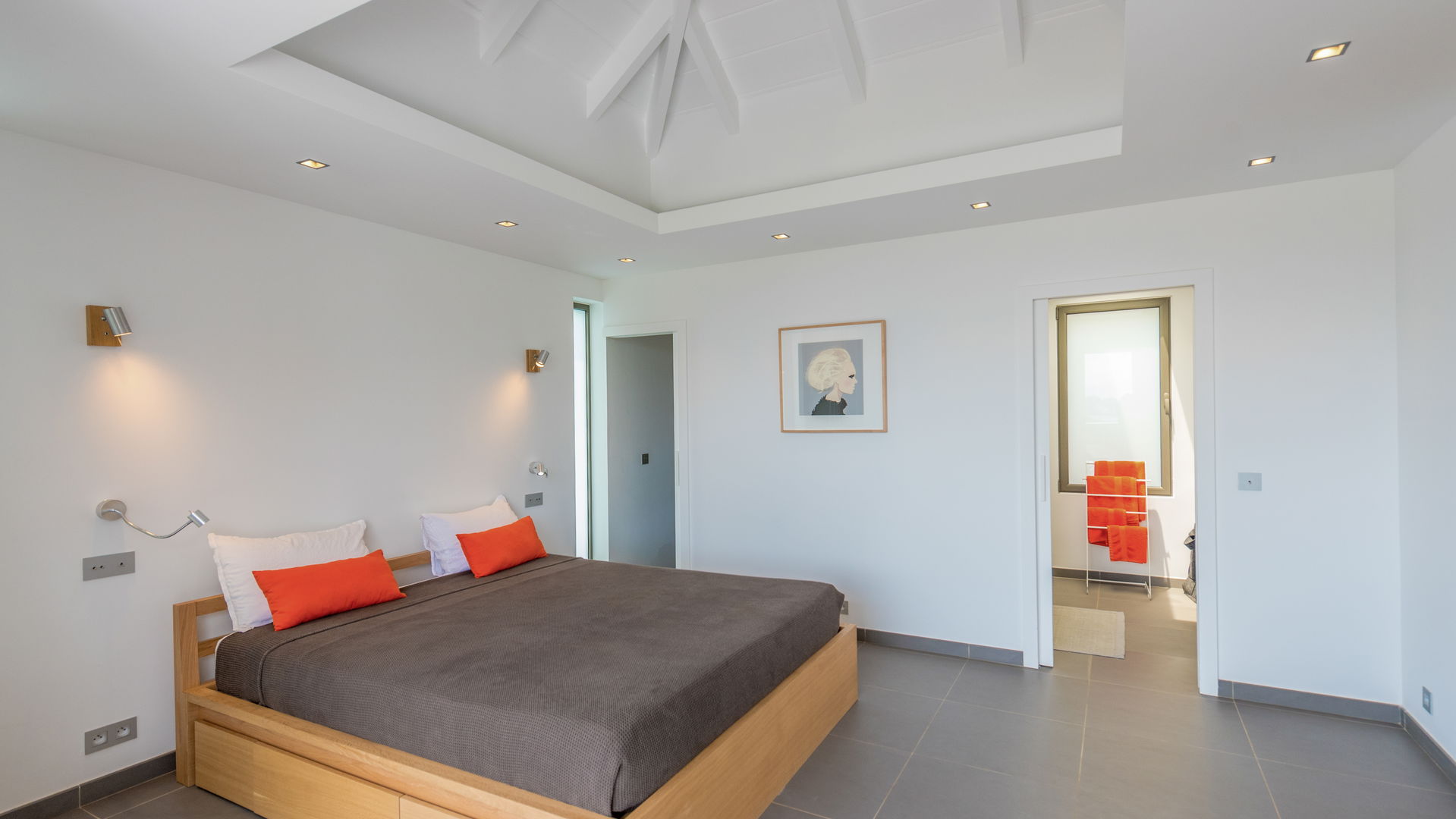 BEDROOM 2