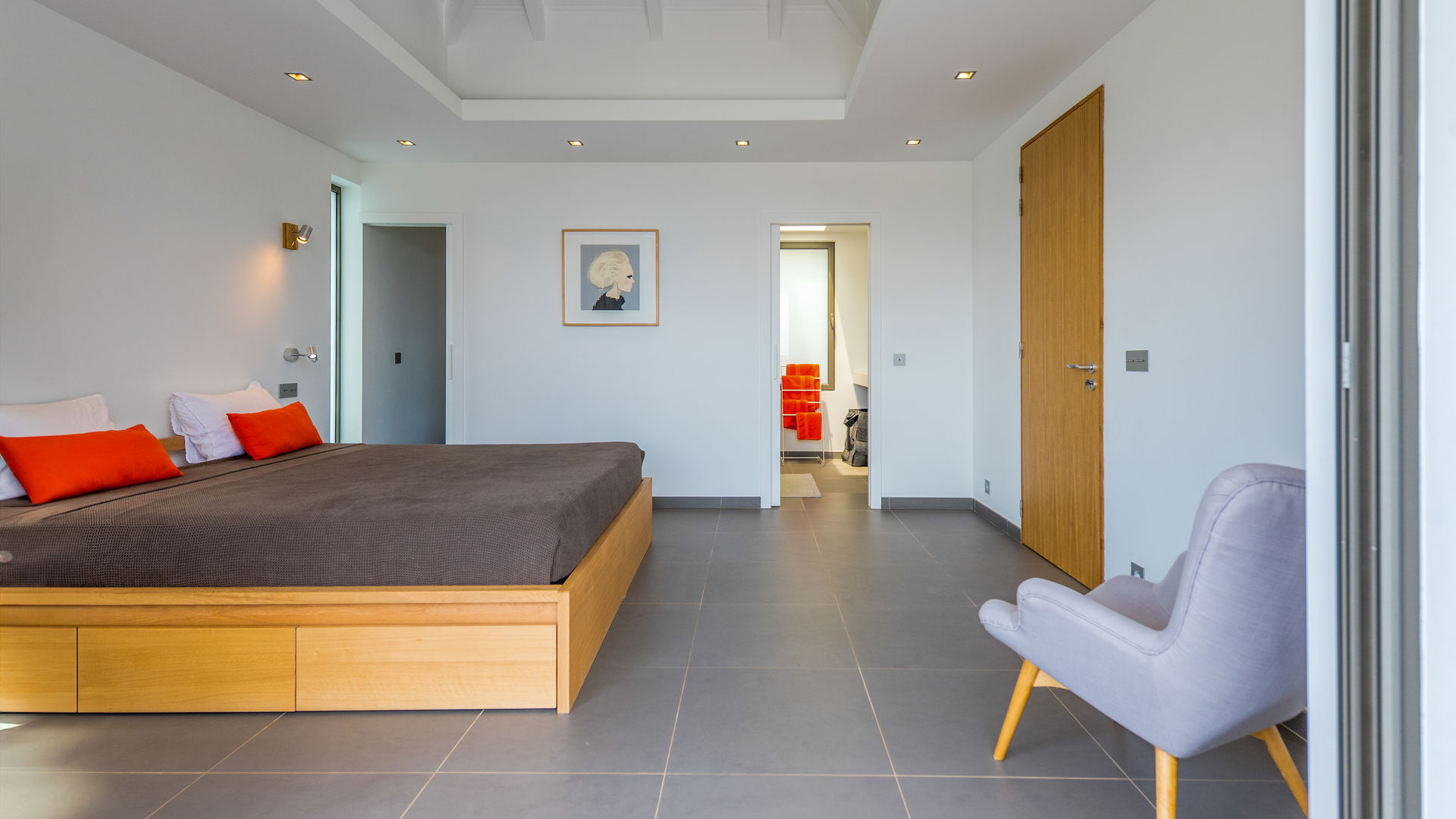 BEDROOM 2