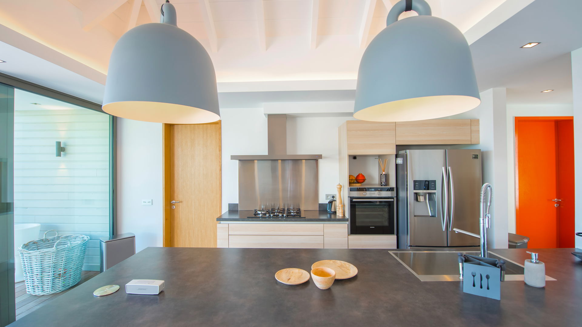 KITCHEN & DINING AREA