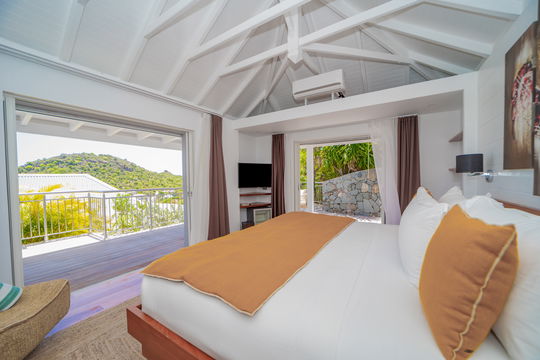 VILLA LENALEE BEDROOM1 5