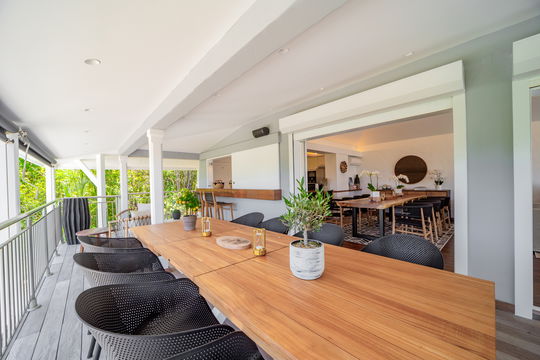 VILLA LENALEE KITCHEN & DINING AREA 10