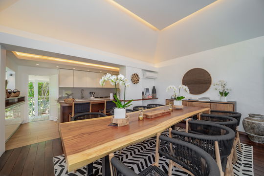 VILLA LENALEE KITCHEN & DINING AREA 2