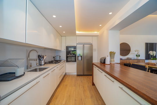 VILLA LENALEE KITCHEN & DINING AREA 5