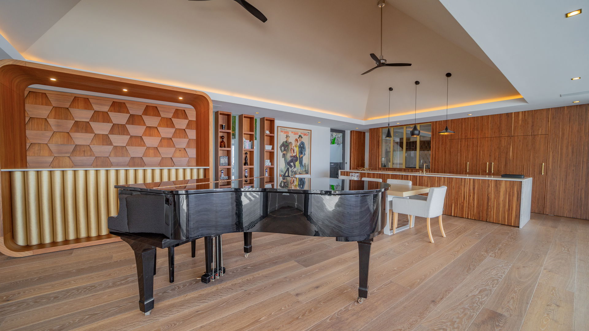 KITCHEN & DINING AREA