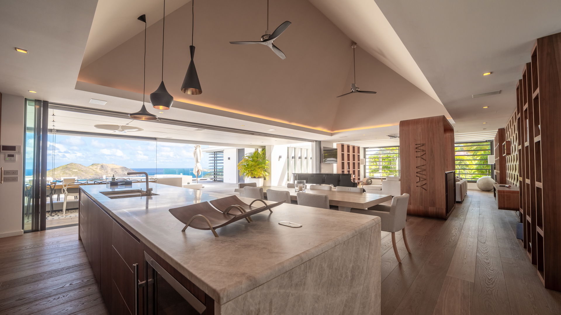 KITCHEN & DINING AREA